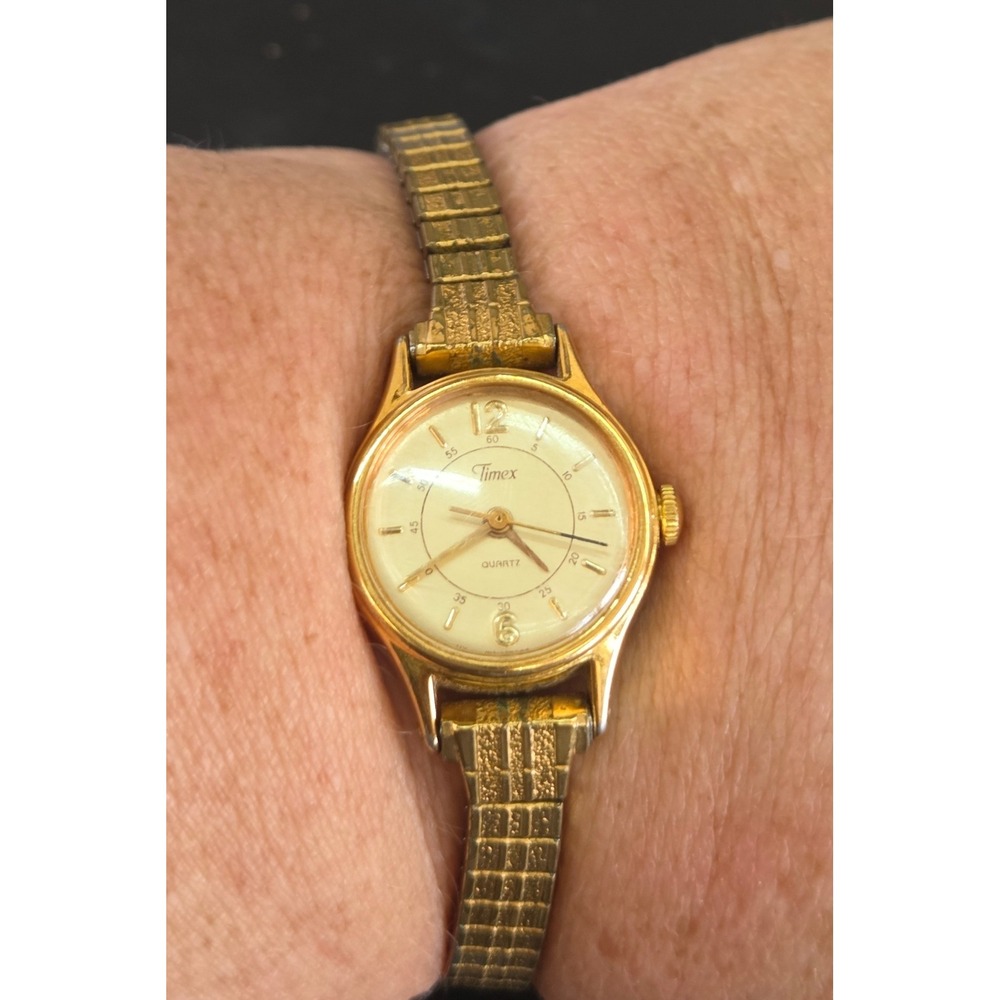 Timex Quartz Watch Women Small Gold Tone Vintage Expansion Band W Not Running